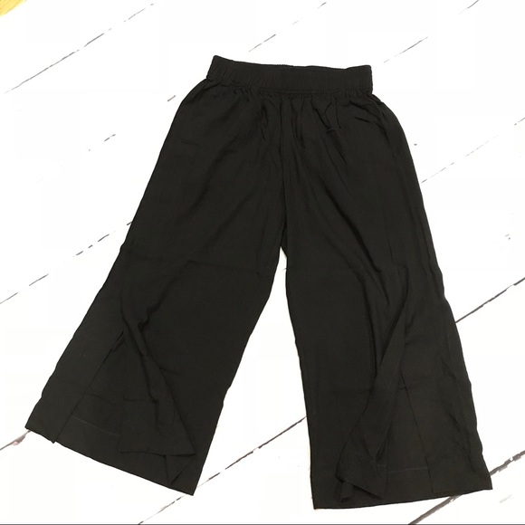 Baik Baik M / L Santa Fe Pant Coulette NWT Hawaii - Picture 3 of 5